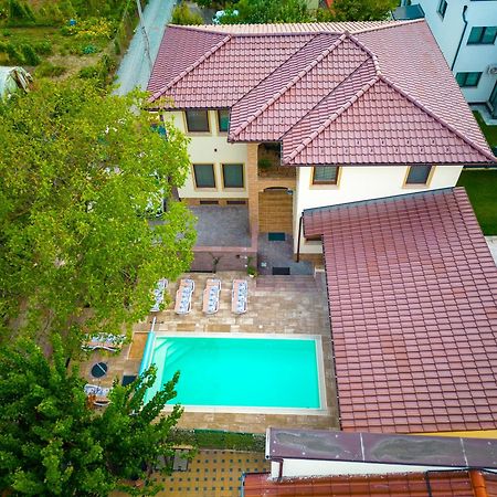Casa Cu Nuc Hotell Alba Iulia Exteriör bild