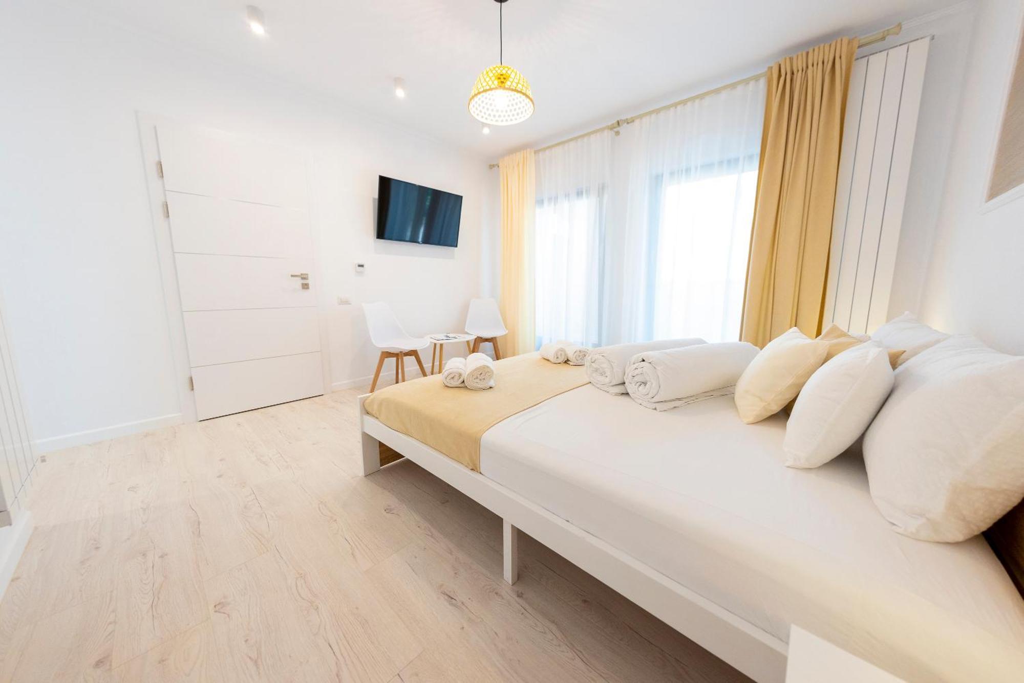 Casa Cu Nuc Hotell Alba Iulia Exteriör bild