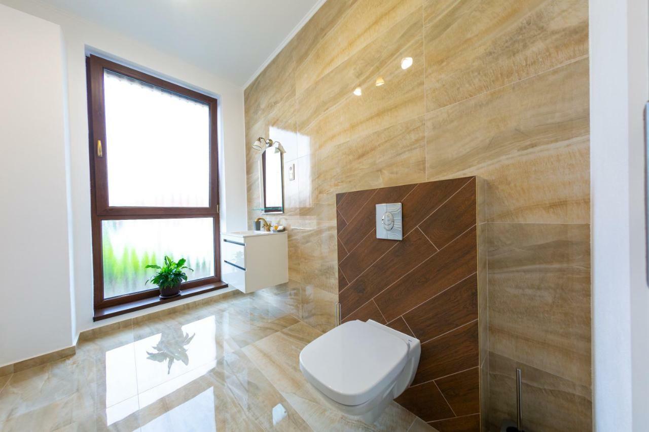 Casa Cu Nuc Hotell Alba Iulia Exteriör bild
